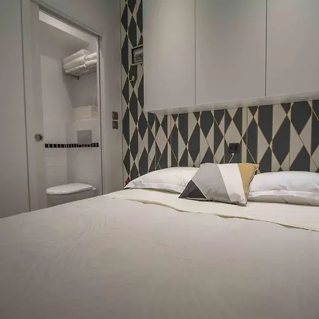 Notre Dame Paradis Latin Pensjonat Paryż