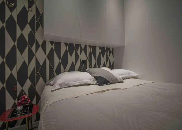 Notre Dame Paradis Latin Pensión 3*