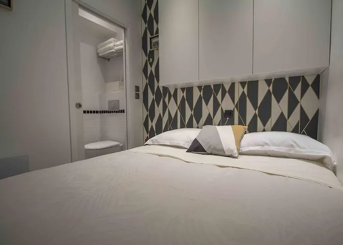 Notre Dame Paradis Latin Pensión París