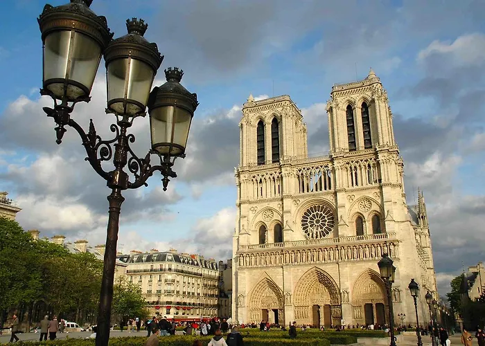 Penzion Notre Dame Paradis Latin 3*